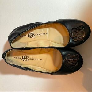 Rock & Republic size 6 ballet flats with hematite colored emblem logo